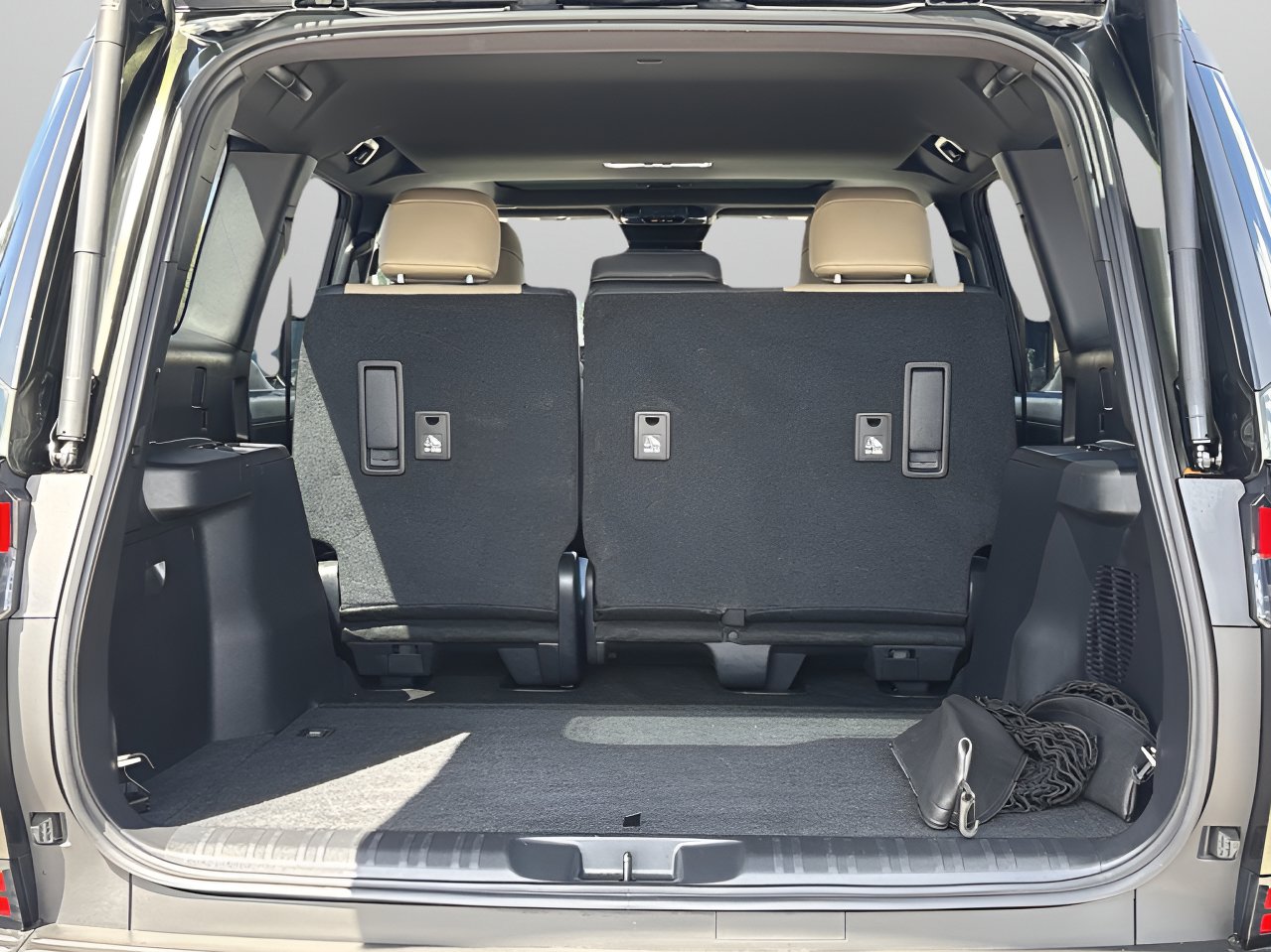 Used 2024 Lexus GX 550 image 8