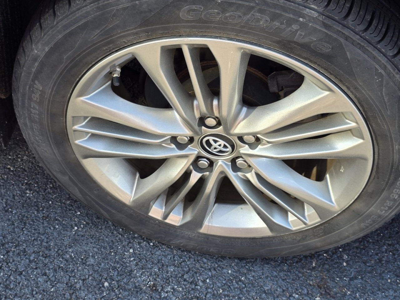 Used 2016 Toyota Camry SE image 13