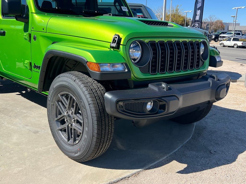 New 2025 Jeep Gladiator Sport AWD/4WD image 5