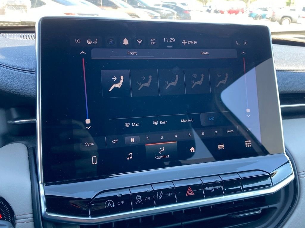 Used 2025 Jeep Compass Limited image 21