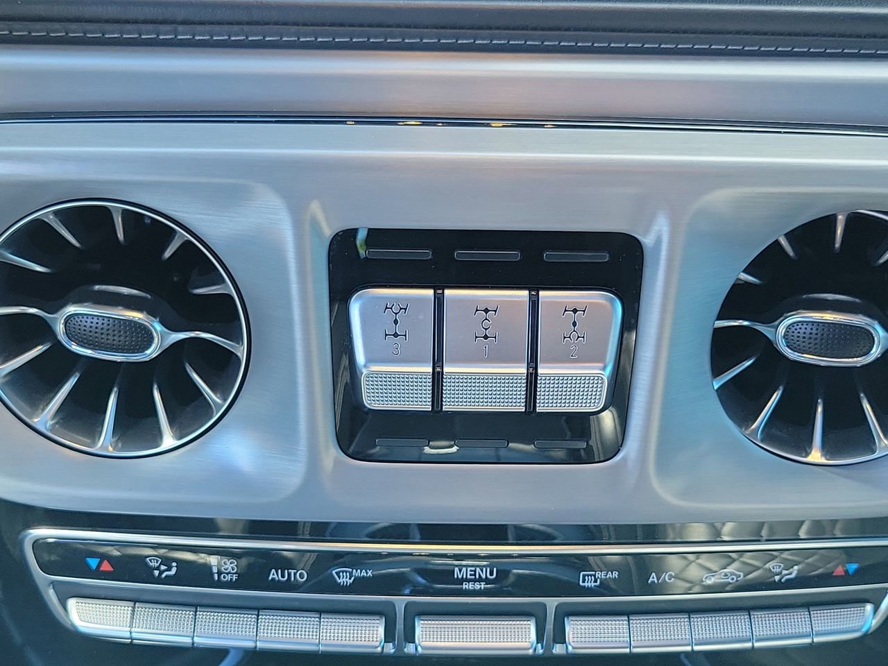 Certified 2019 Mercedes-Benz G 63 AMG 4MATIC image 17