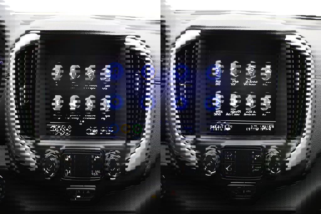 Used 2024 GMC Terrain SLT image 19