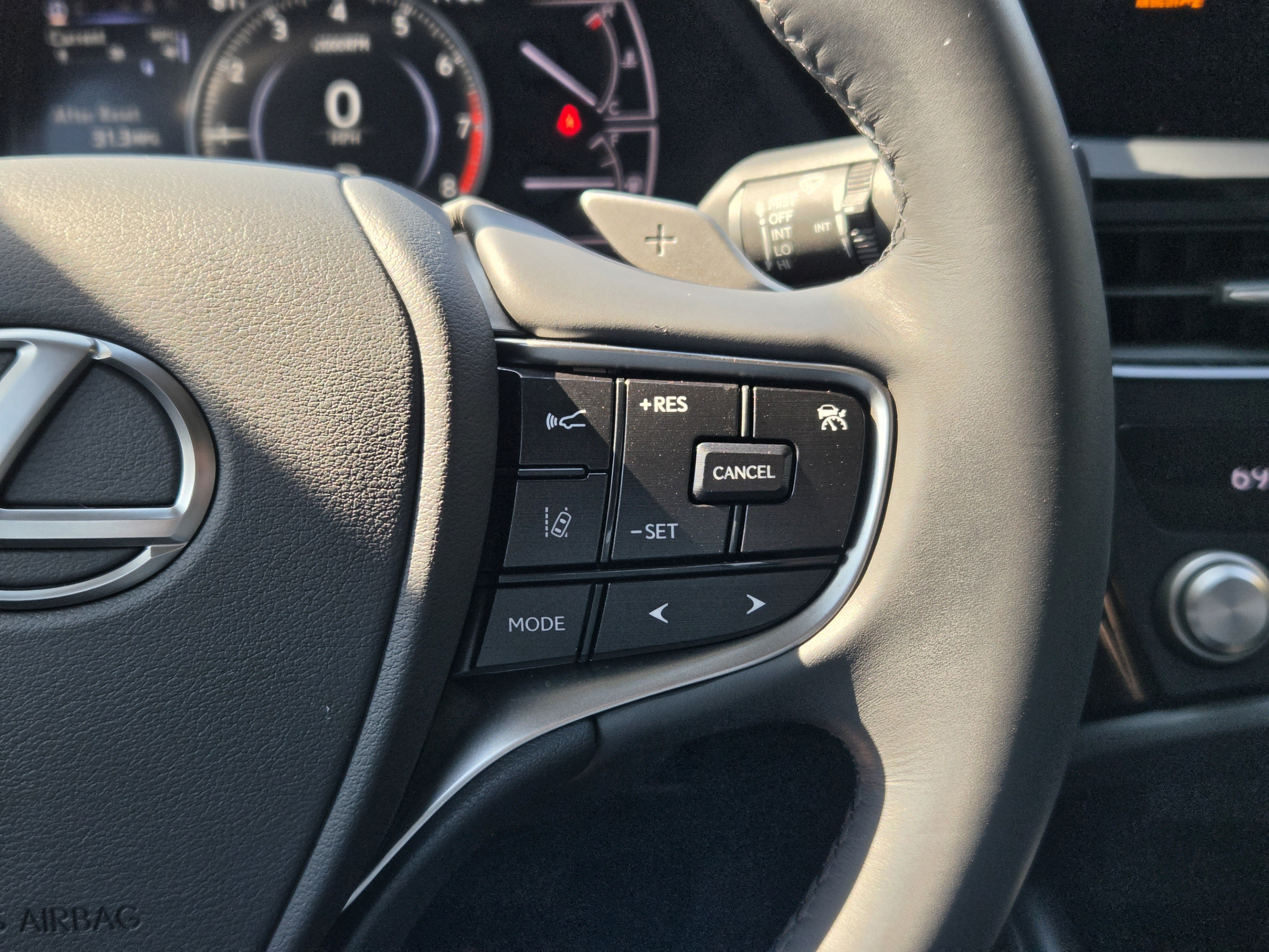 Certified 2023 Lexus ES 350 w/ Accessory Package (Z2) FWD image 36