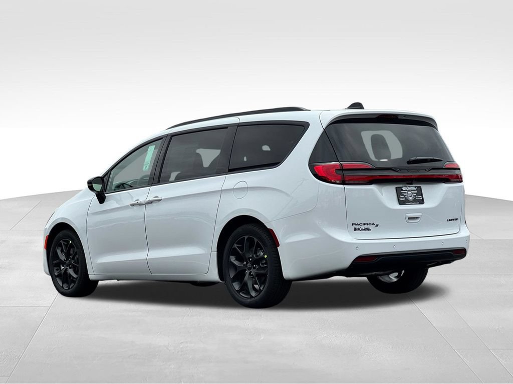 New 2027 Chrysler Pacifica Limited FWD image 5