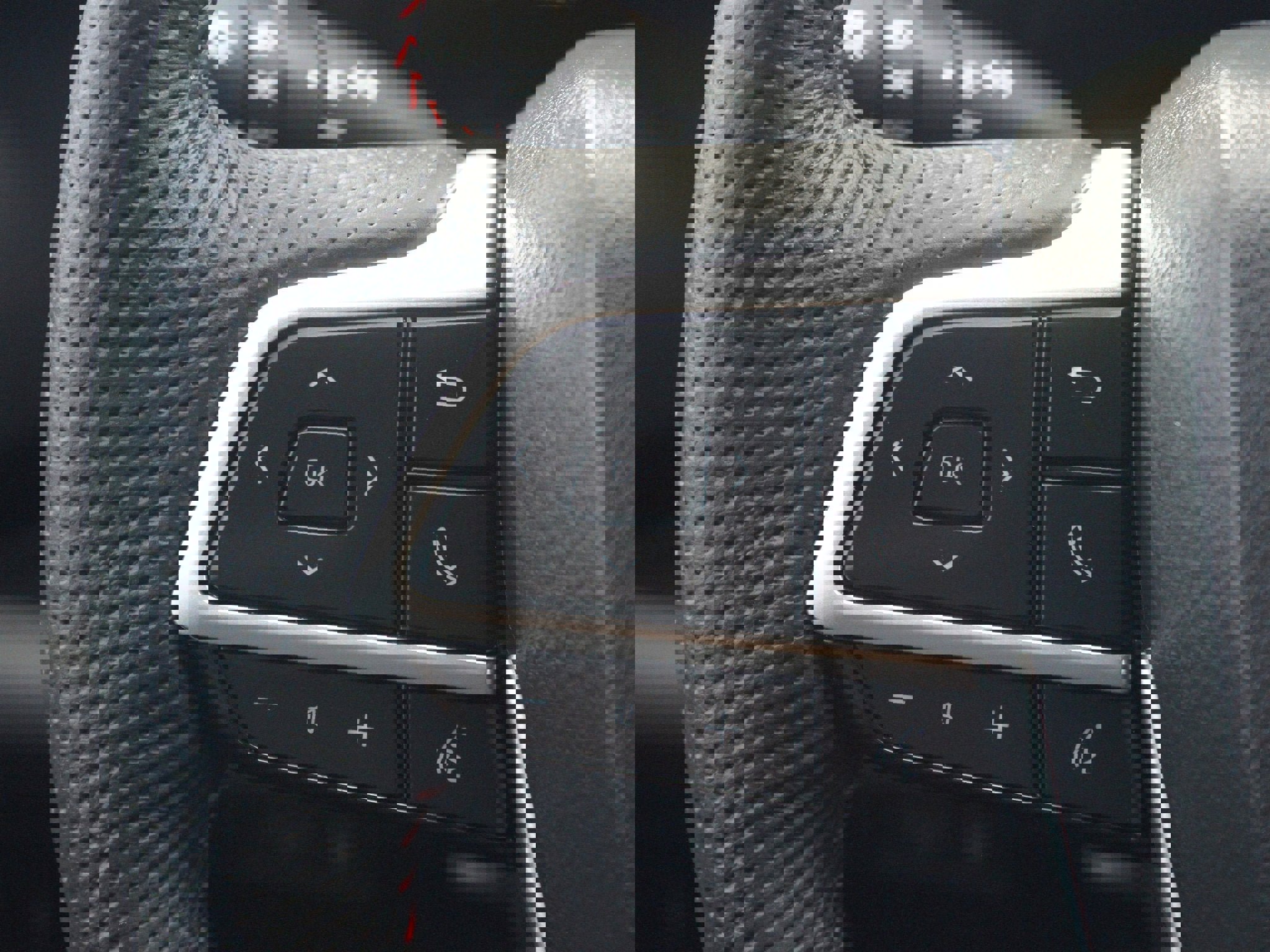 Used 2025 Toyota Sienna XSE w/ XSE Plus Package image 10