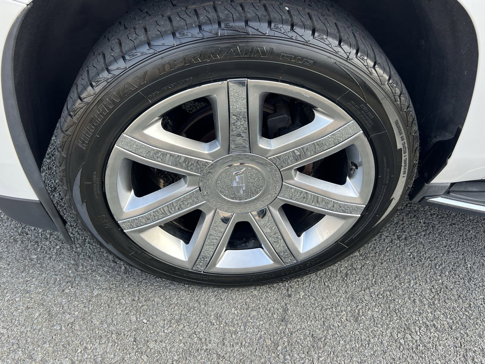 Used 2017 Cadillac Escalade Luxury image 12