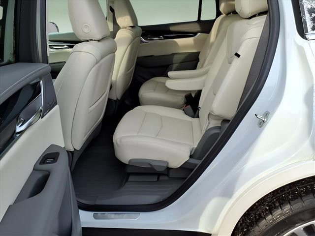 Used 2025 Cadillac XT6 Premium Luxury w/ LPO, Floor Liner Package image 17