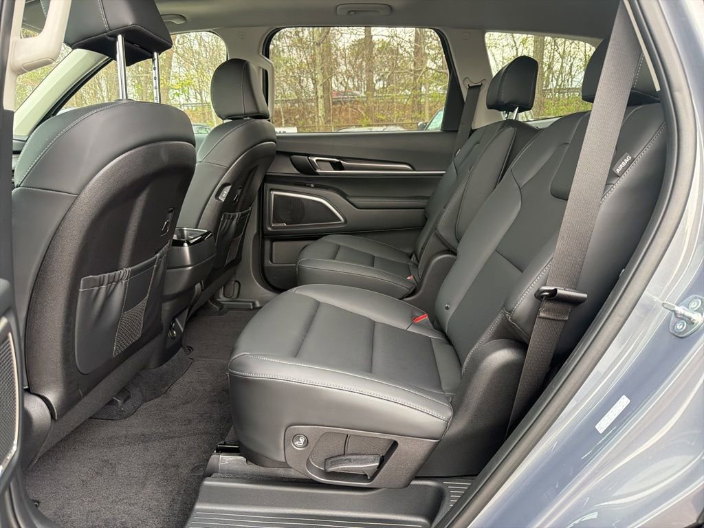 Certified 2025 Kia Telluride S image 25
