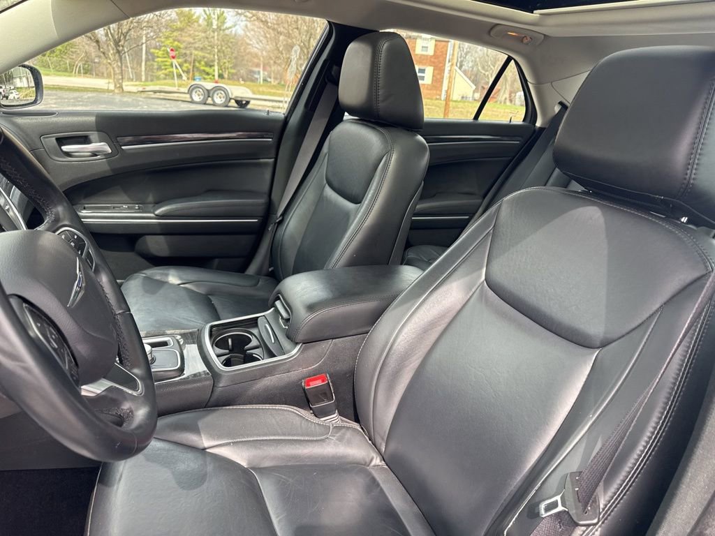 Used 2017 Chrysler 300 Limited w/ Value Package image 12