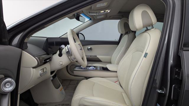 Used 2023 Genesis GV60 Advanced w/ Cargo Package image 14