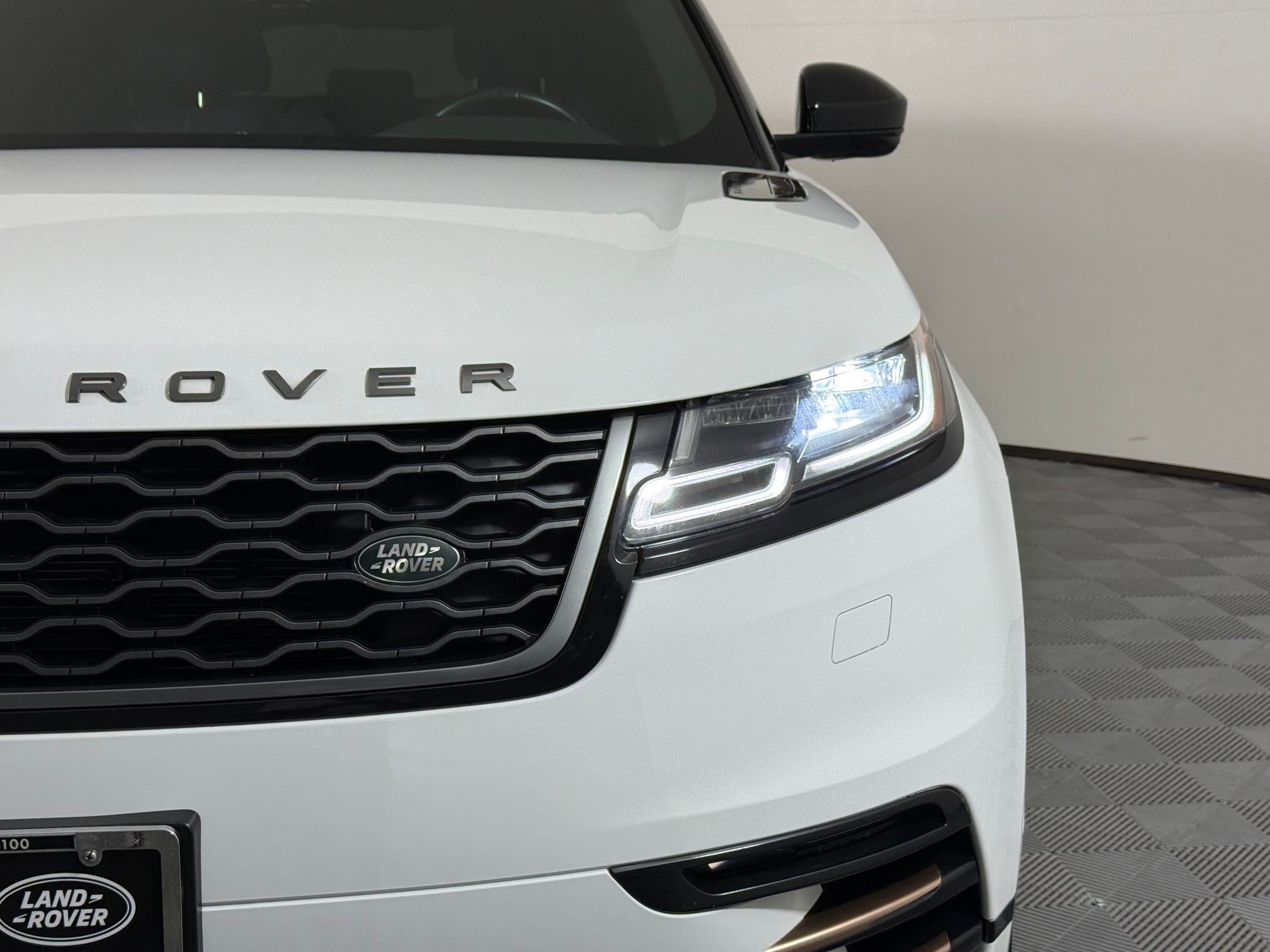 Used 2021 Land Rover Range Rover Velar R-Dynamic S AWD/4WD image 11