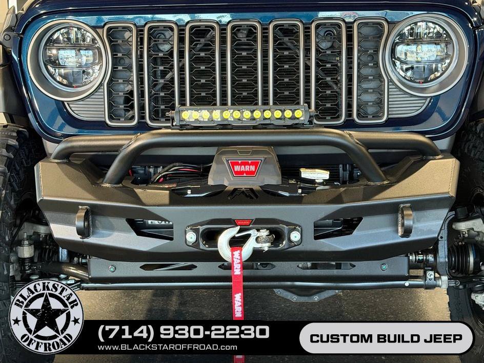 Used 2025 Jeep Wrangler Unlimited Rubicon AWD/4WD image 4