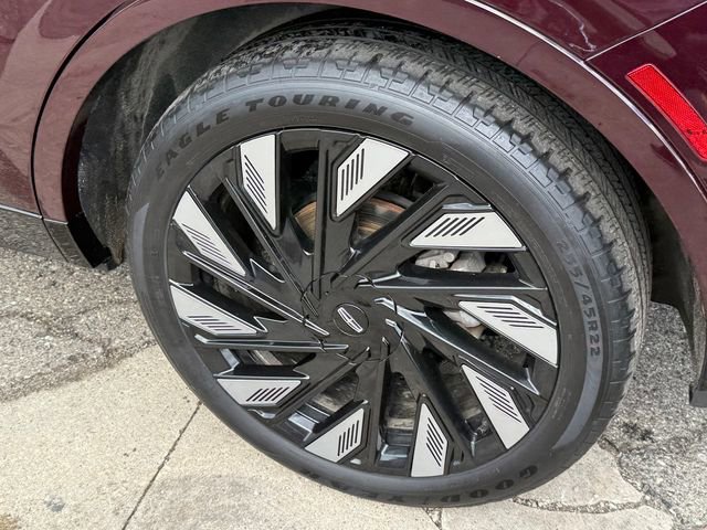 Used 2024 Lincoln Nautilus Reserve w/ Equipment Group 202A AWD/4WD image 5