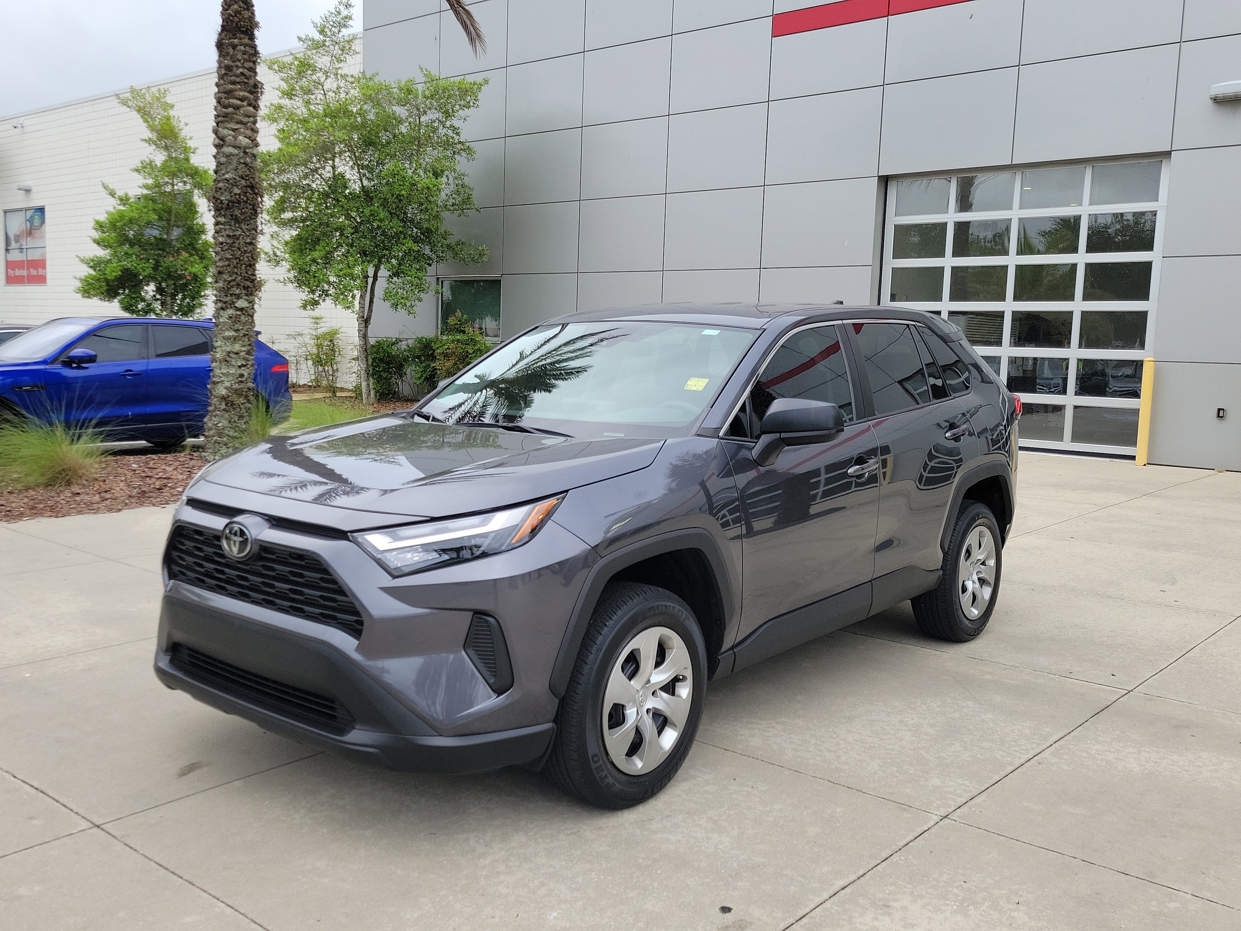 Certified 2023 Toyota RAV4 LE FWD image 1