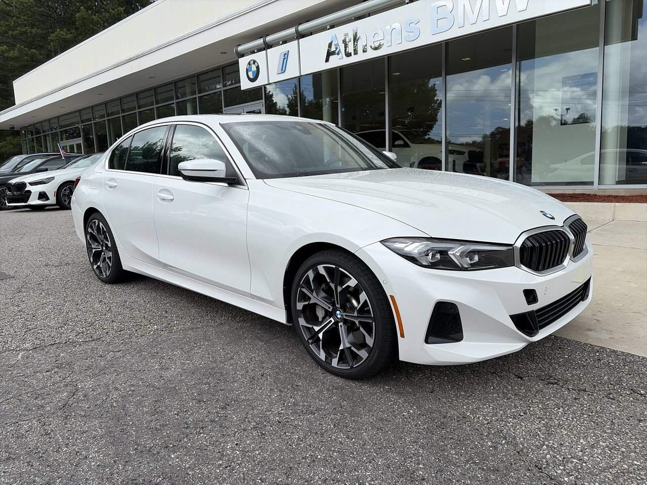 Used 2025 BMW 330i Sedan RWD image 2