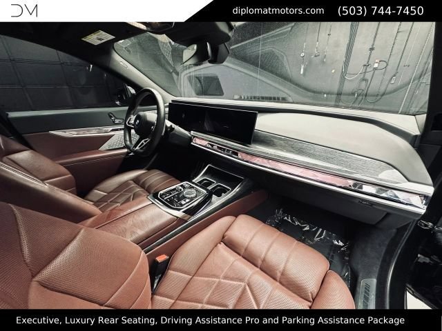 Used 2023 BMW 760i xDrive w/ Executive Package AWD/4WD image 19
