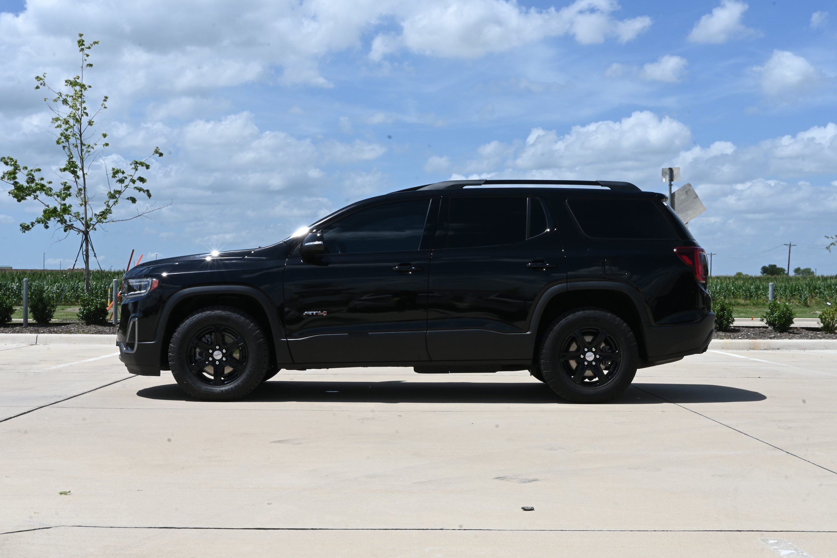 Used 2022 GMC Acadia AT4 w/ Preferred Package AWD/4WD image 6