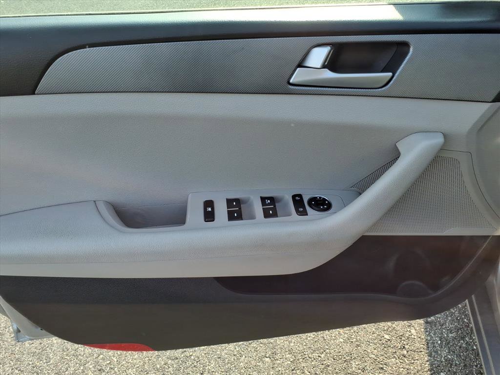 Used 2017 Hyundai Sonata SE FWD image 23