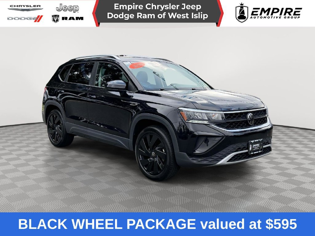 Used 2023 Volkswagen Taos SE w/ Black Wheel Package