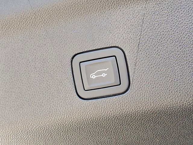 Used 2025 GMC Yukon XL Denali image 30