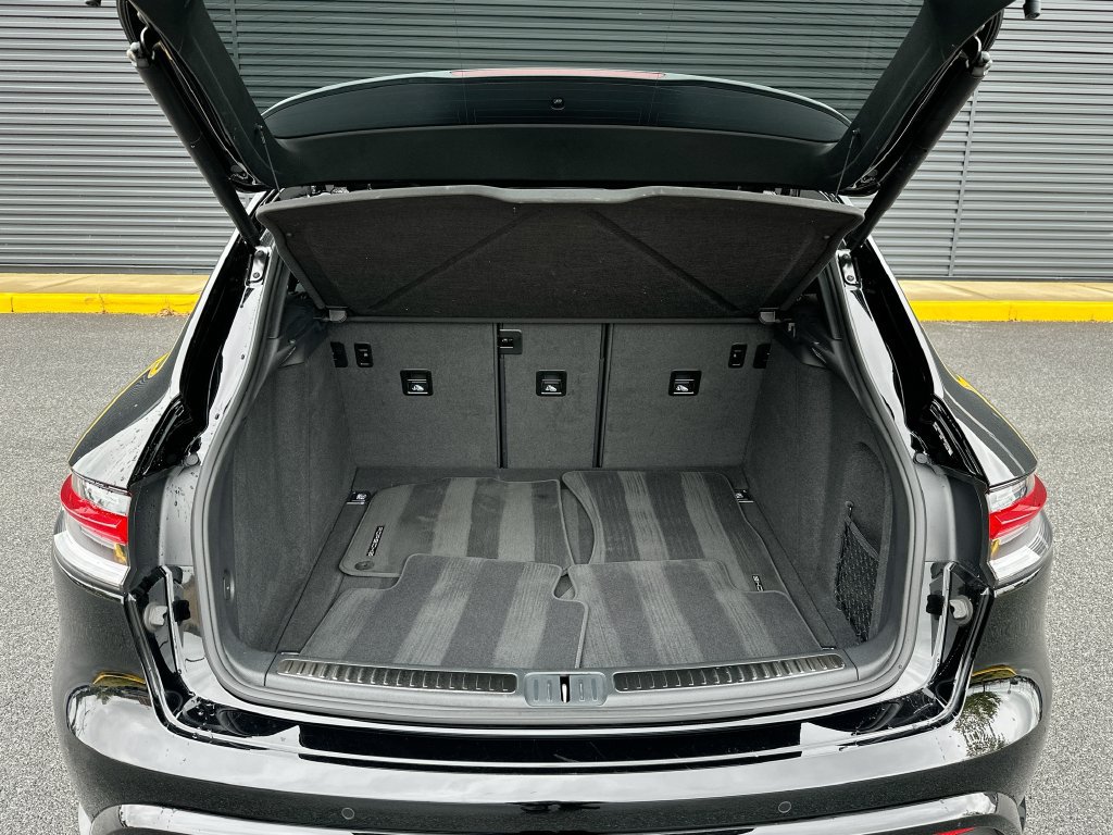 Certified 2023 Porsche Macan S AWD/4WD image 28