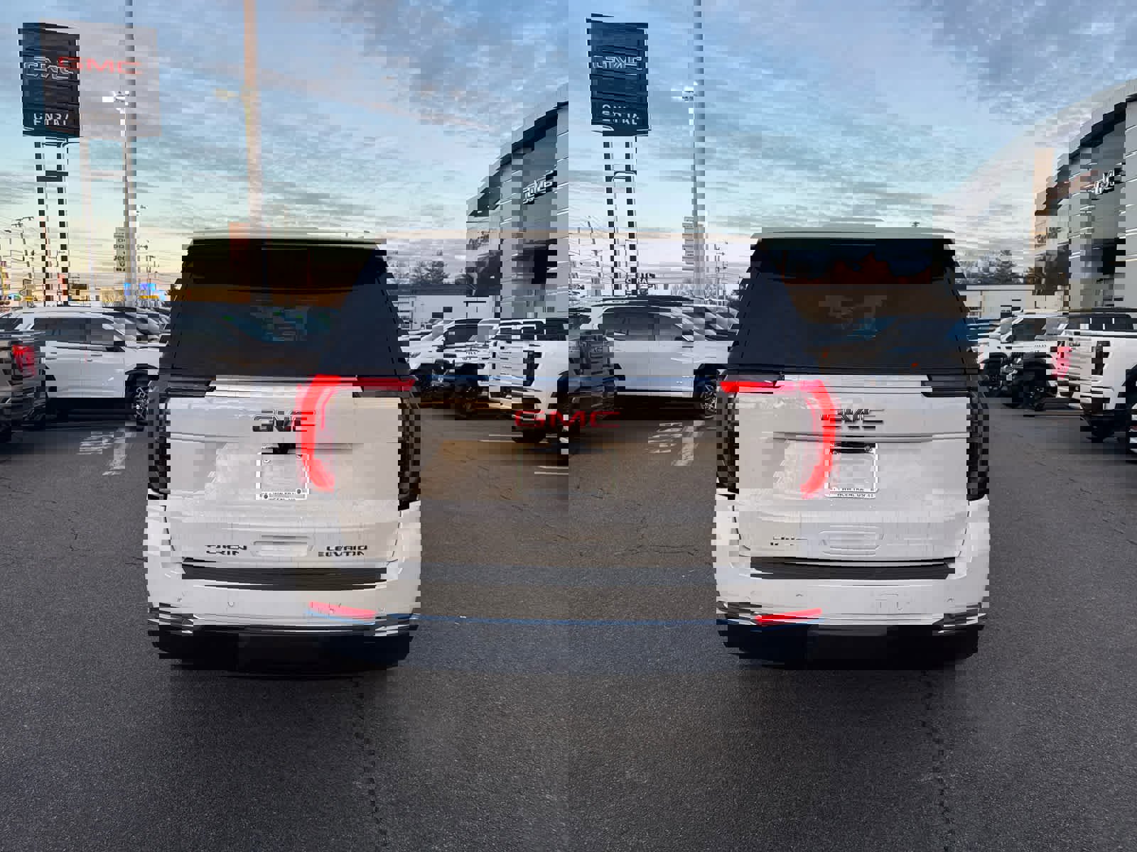 New 2026 GMC Yukon XL Elevation w/ Elevation Premium Package image 6