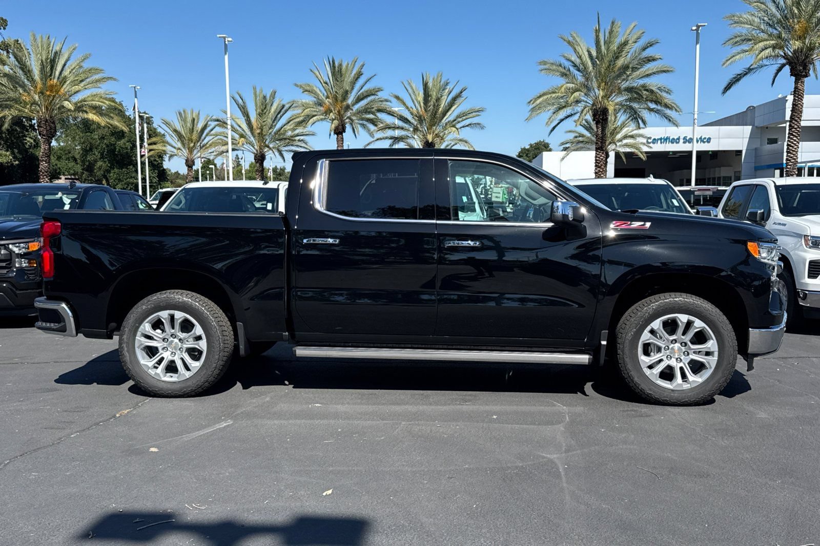 New 2026 Chevrolet Silverado 1500 LTZ w/ LTZ Premium Package AWD/4WD image 2