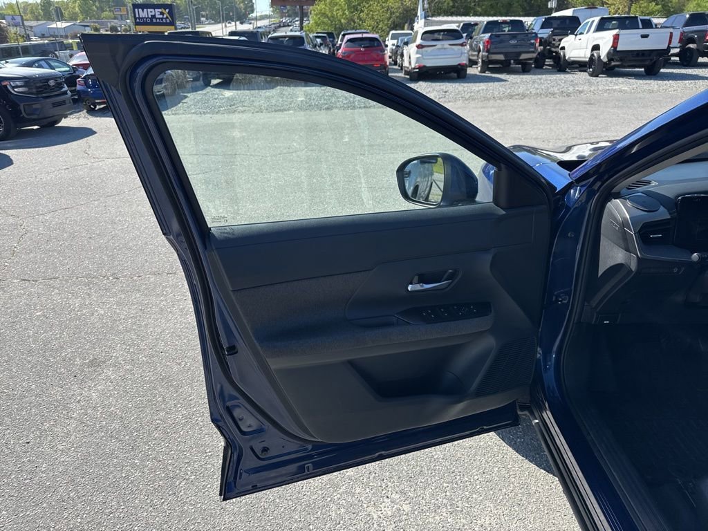 Used 2025 Nissan Kicks SV FWD image 23