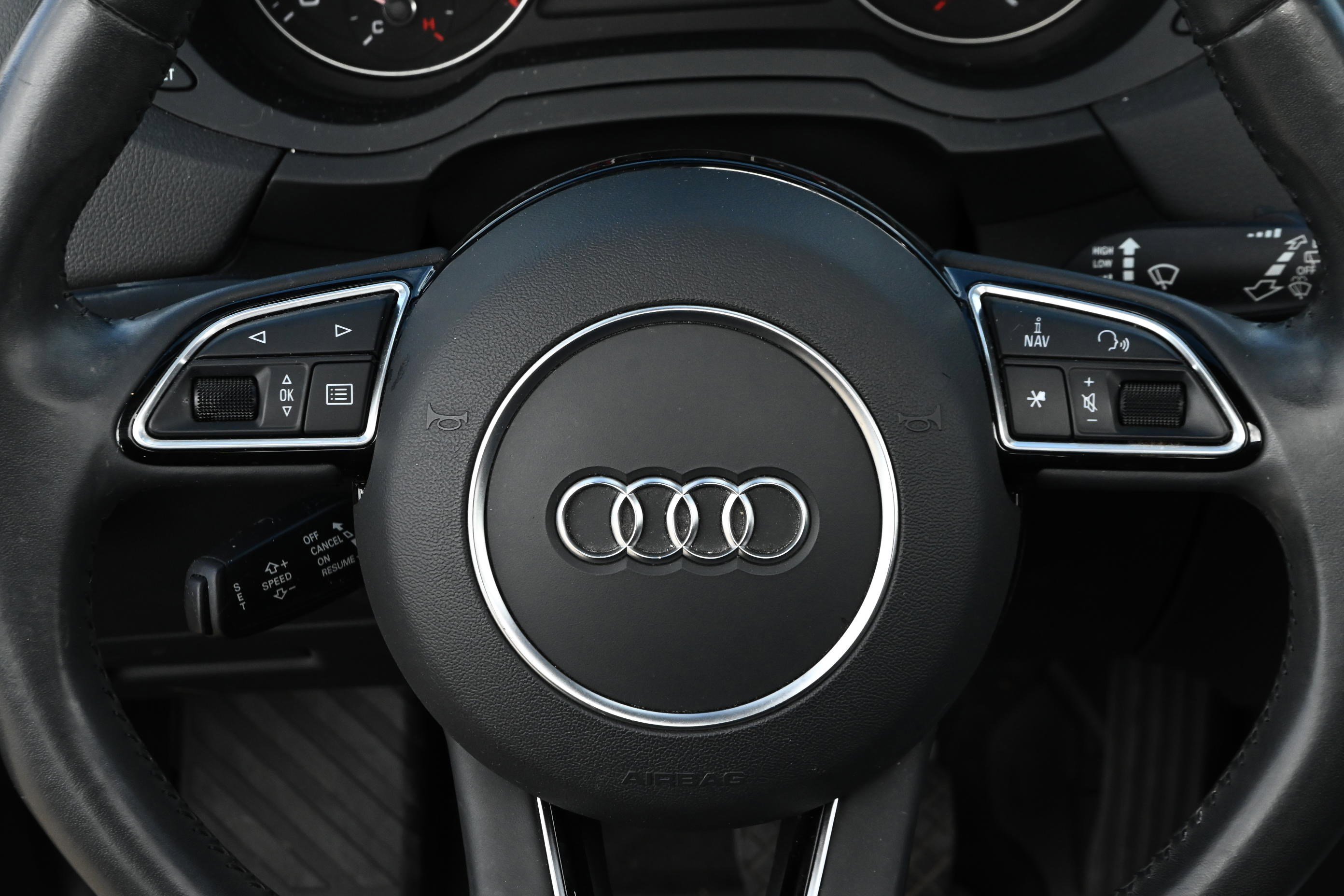 Used 2018 Audi Q3 2.0T Premium w/ Convenience Package image 26