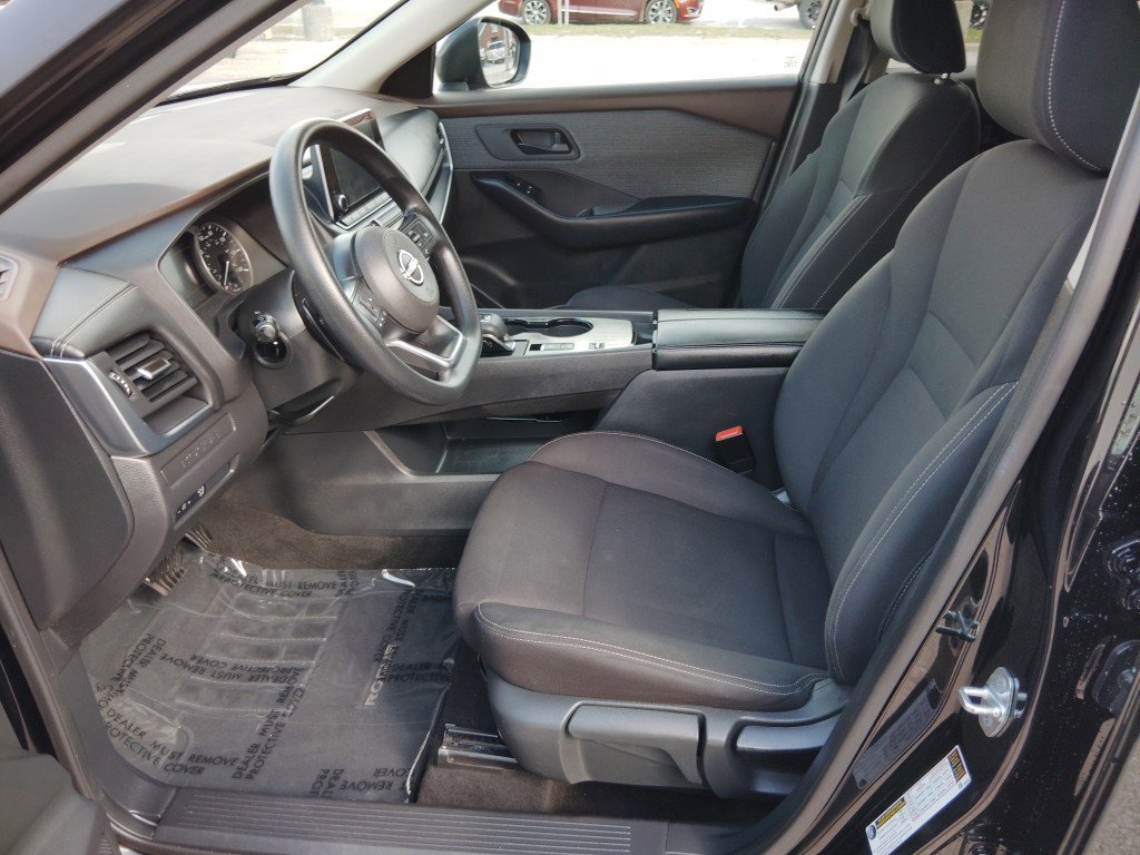 Used 2023 Nissan Rogue S image 14