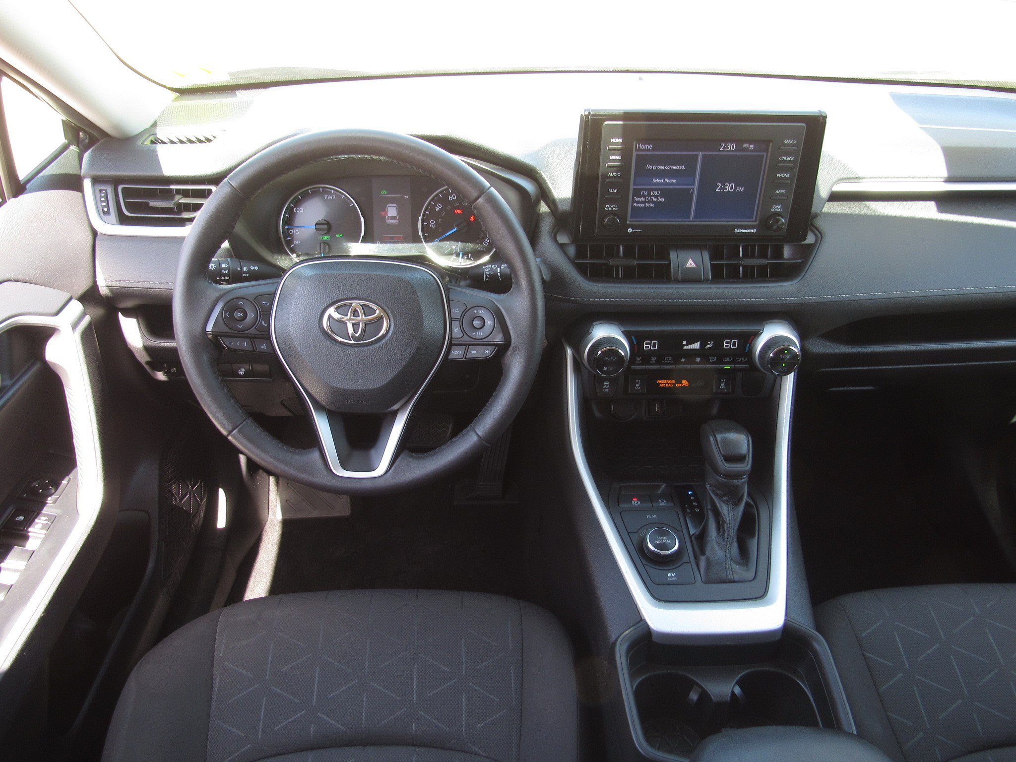 Used 2021 Toyota RAV4 XLE w/ XLE Grade Weather Package AWD/4WD image 16