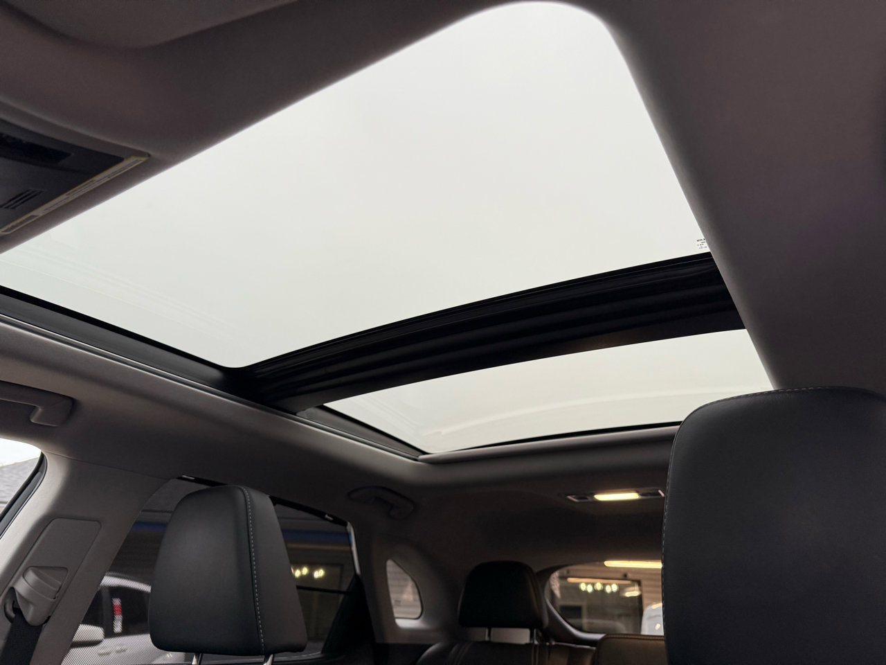 Used 2022 Lexus RX 450h AWD w/ Luxury Package image 22