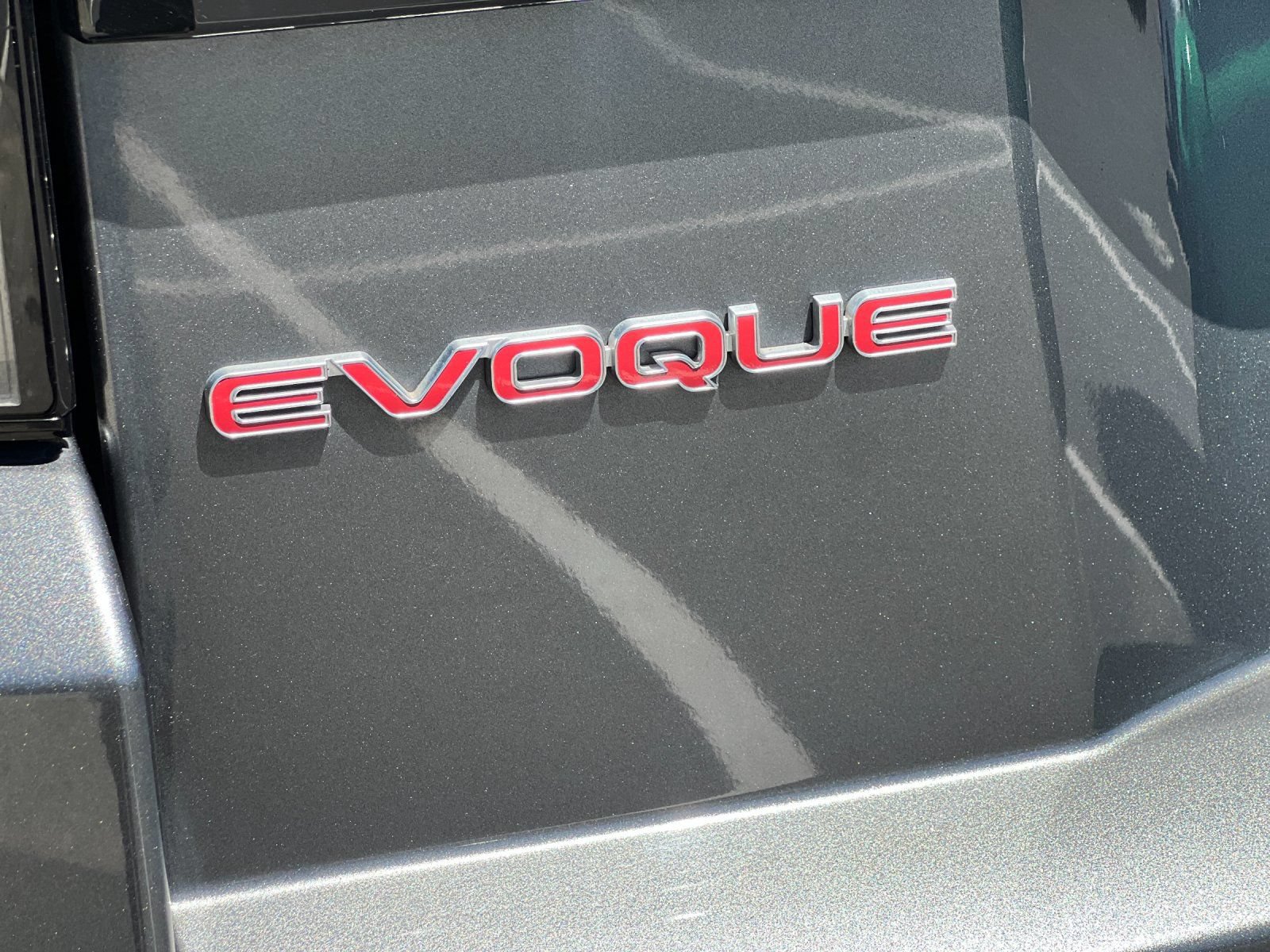 Used 2018 Land Rover Range Rover Evoque Landmark Edition AWD/4WD image 27