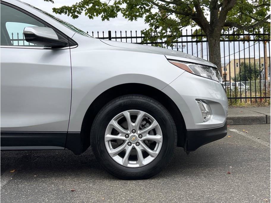 Used 2019 Chevrolet Equinox LT image 2