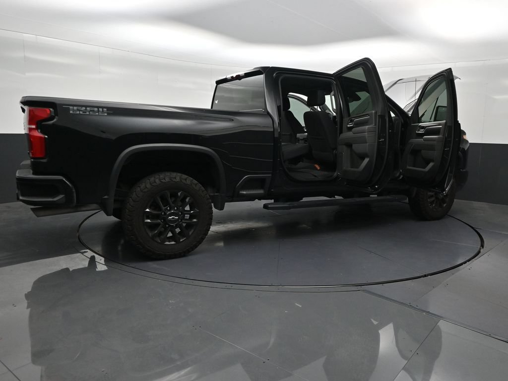 Used 2025 Chevrolet Silverado 2500 LT w/ Trail Boss Package AWD/4WD image 32