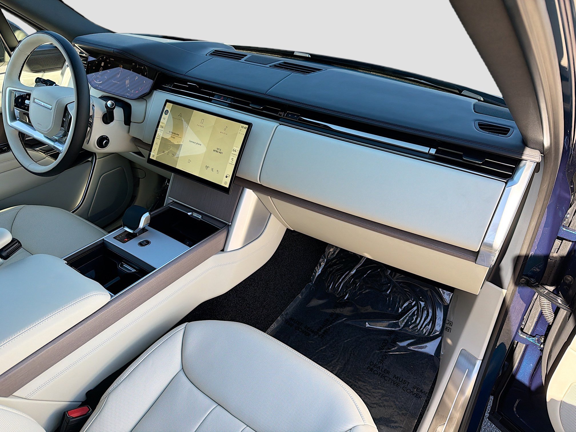 New 2026 Land Rover Range Rover SE image 13