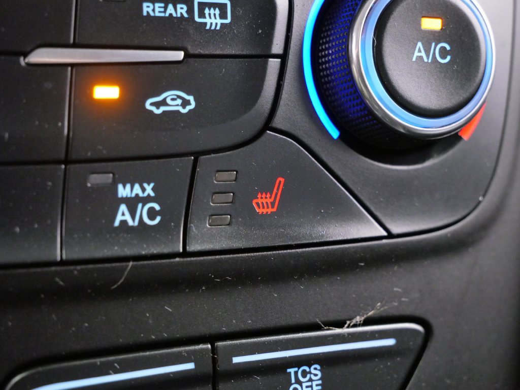 Used 2017 Ford Escape Titanium AWD/4WD image 26