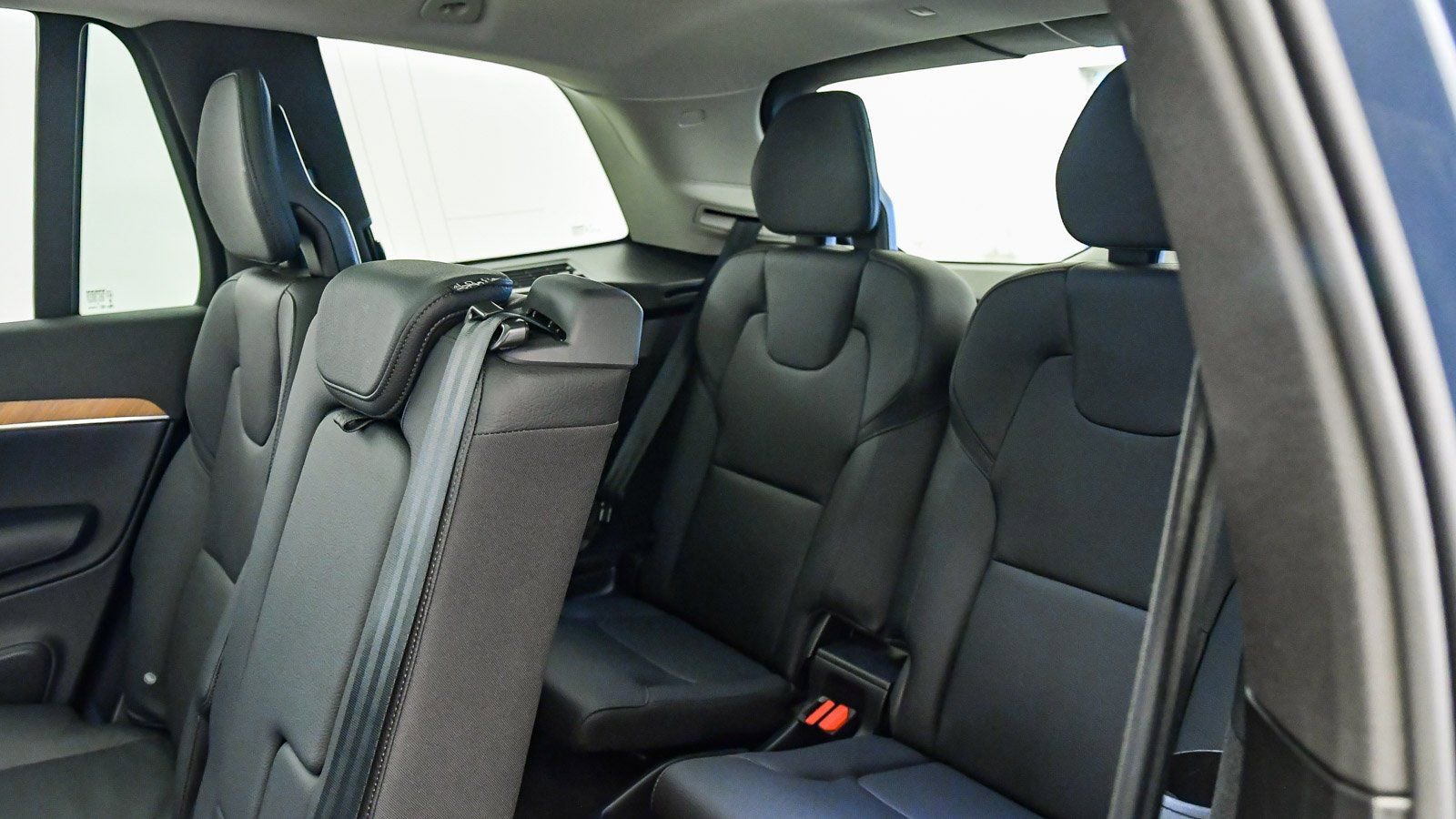 Certified 2025 Volvo XC90 B6 Ultra image 21