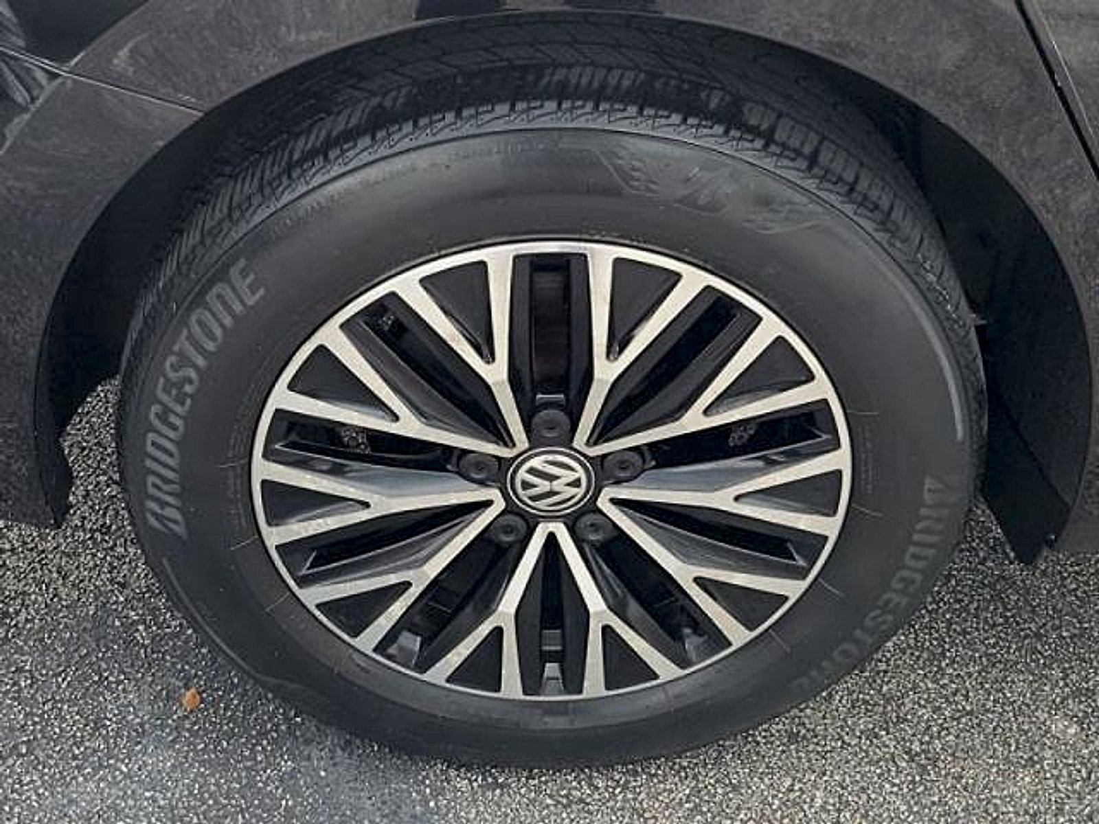 Used 2020 Volkswagen Jetta SE w/ SE Cold Weather Package FWD image 9