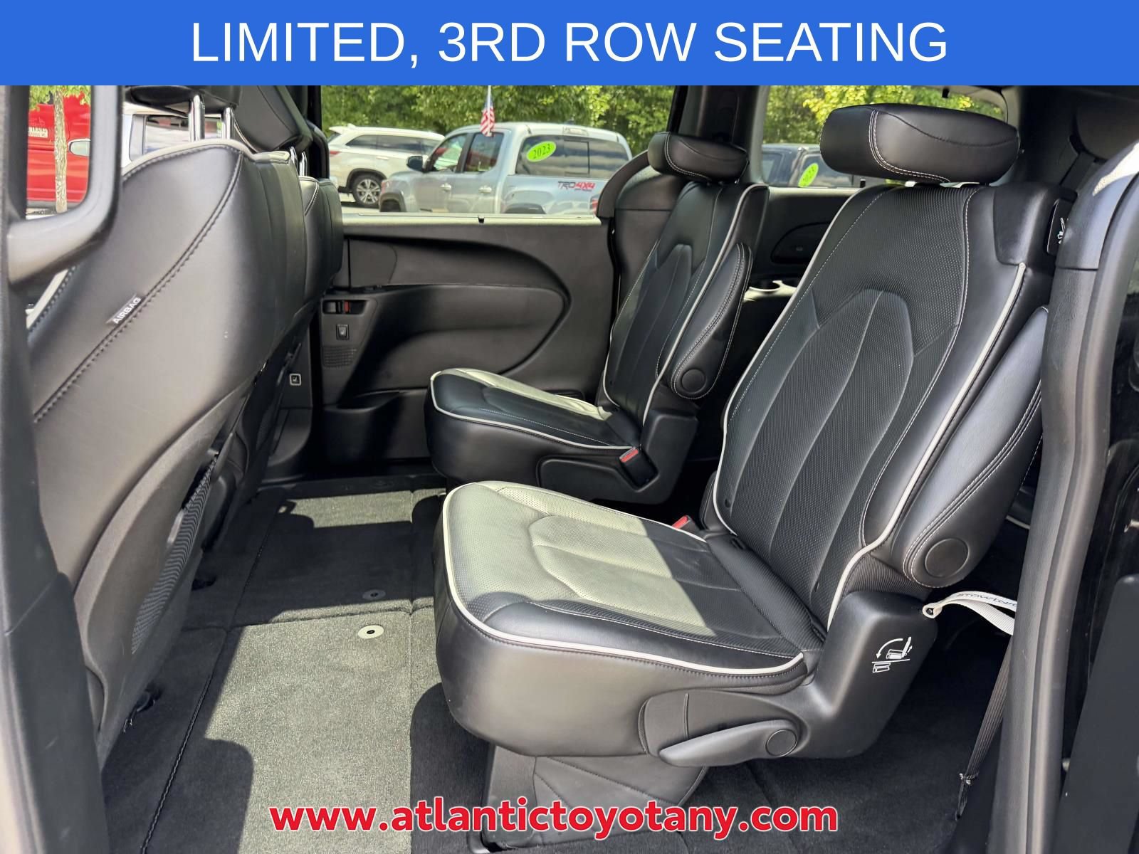 Used 2025 Chrysler Pacifica Limited FWD image 22