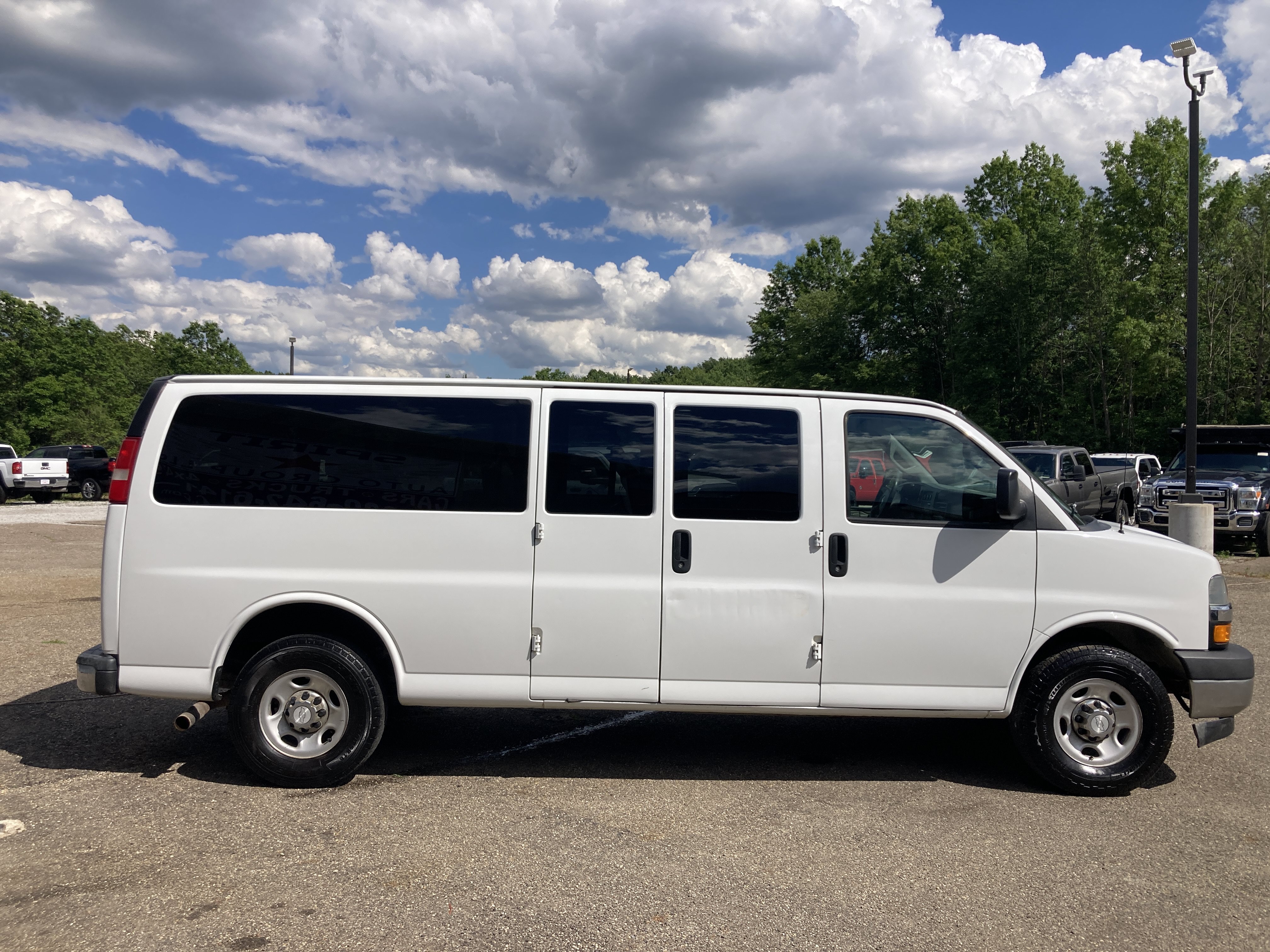 Used 2018 Chevrolet Express 3500 LT w/ LT Preferred Equipment Group RWD image 5