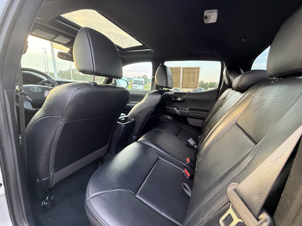 Used 2019 Toyota Tacoma TRD Sport w/ TRD Premium Sport Package AWD/4WD image 21