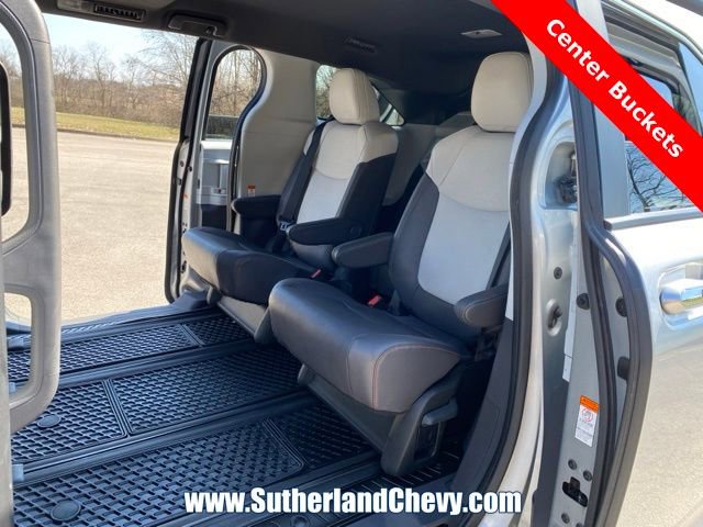 Used 2024 Toyota Sienna XSE image 33