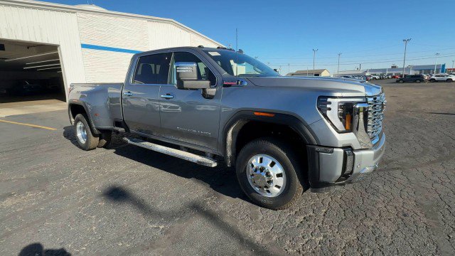 New 2026 GMC Sierra 3500 Denali w/ Denali Reserve Package image 2