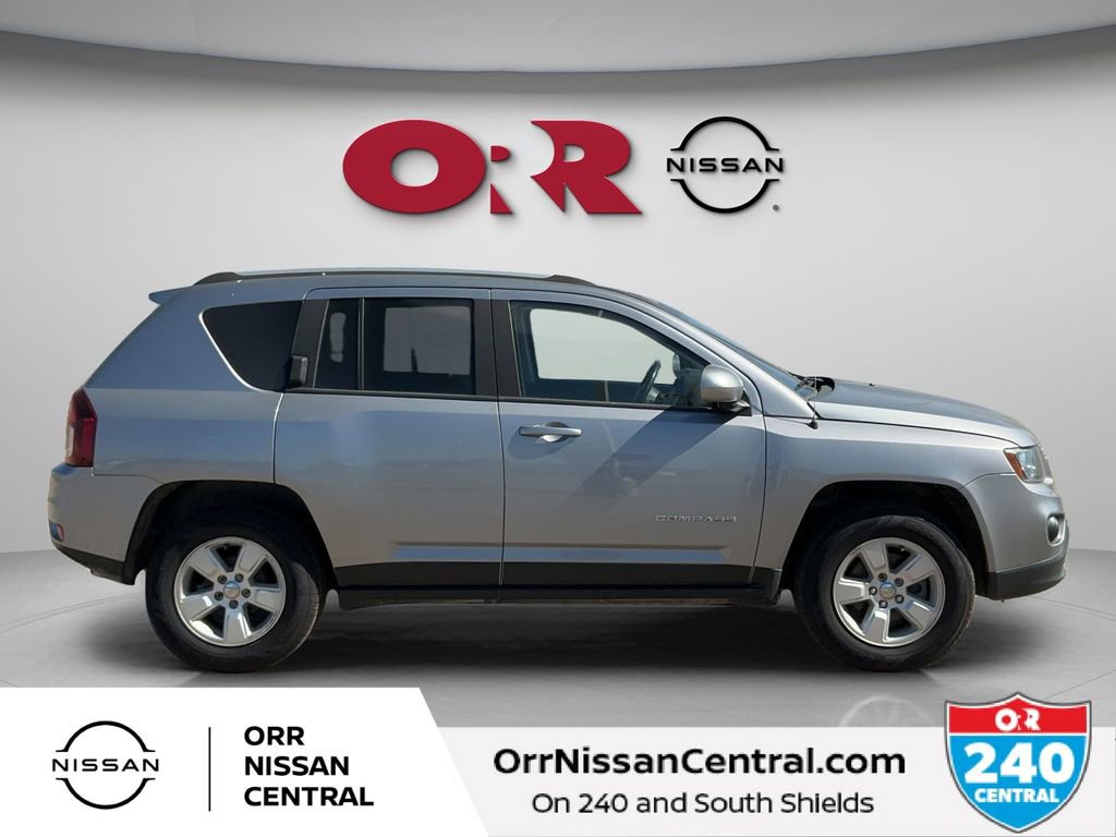Used 2016 Jeep Compass Latitude image 4