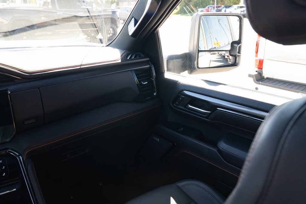 Used 2024 GMC Sierra 2500 AT4 w/ Technology Package image 10
