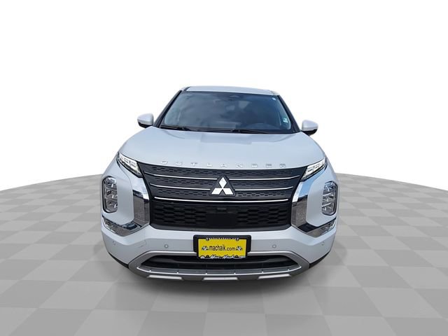 Used 2024 Mitsubishi Outlander SE FWD image 3
