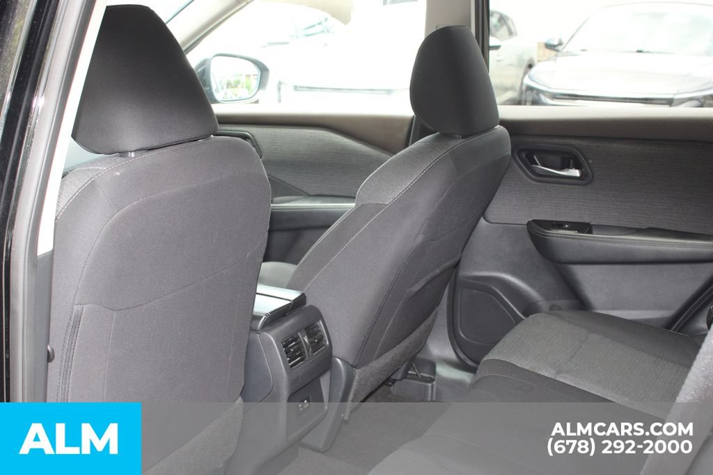 Used 2023 Nissan Rogue SV AWD/4WD image 16
