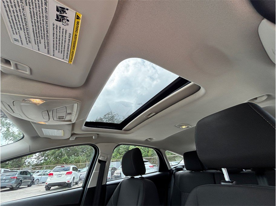 Used 2015 Ford Focus SE FWD image 27