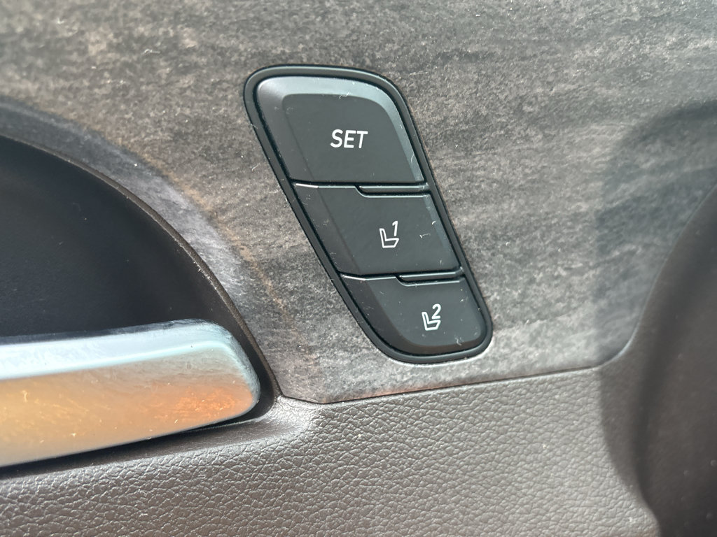 Used 2020 Hyundai Santa Fe Limited FWD image 29